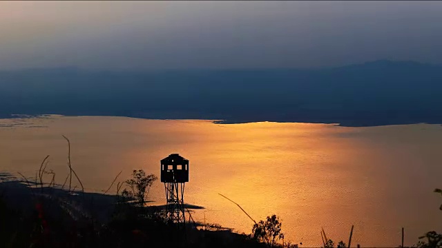 日落在湖上的时间流逝视频素材