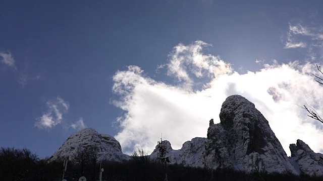 山顶和美丽的天空视频素材