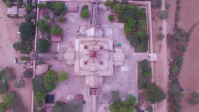 阿难陀寺，蒲甘古城之一，地震前鸟瞰图，缅甸视频素材