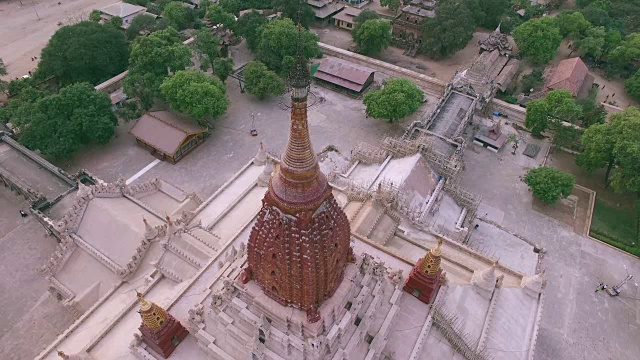 阿难陀寺，蒲甘古城之一，地震前鸟瞰图，缅甸视频素材