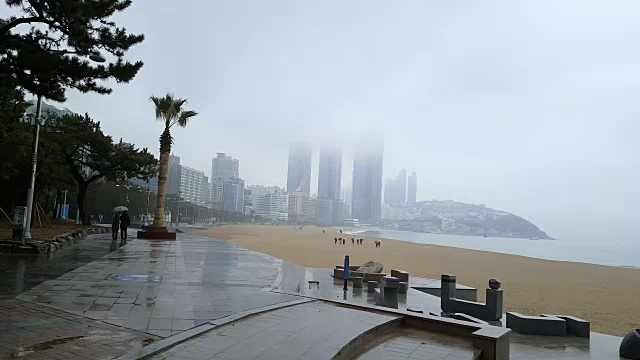 多雨多云冬季海云台海滩视频素材