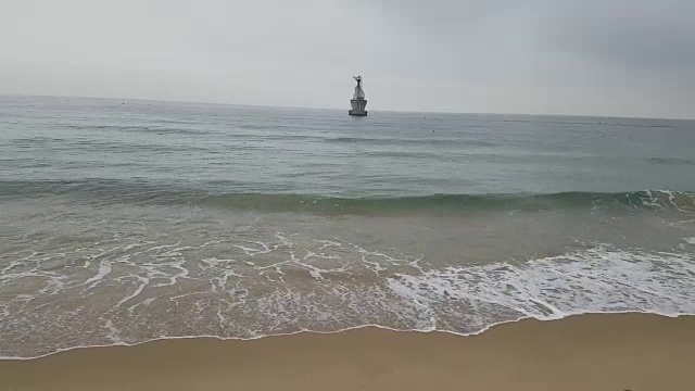 多雨多云冬季海云台海滩视频素材