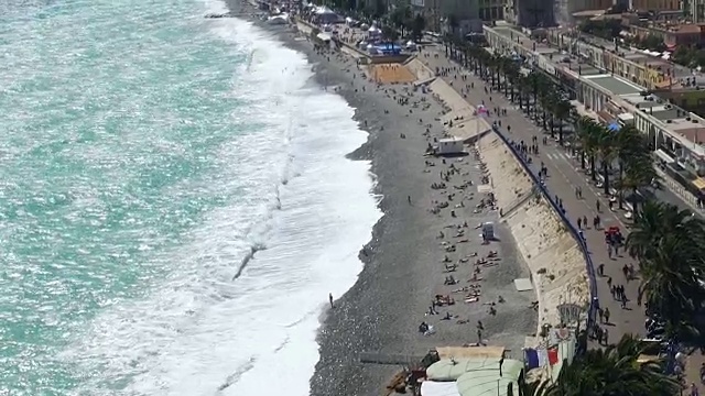 美丽的城市，游客的暑假，美丽的海边，鸟瞰图视频素材