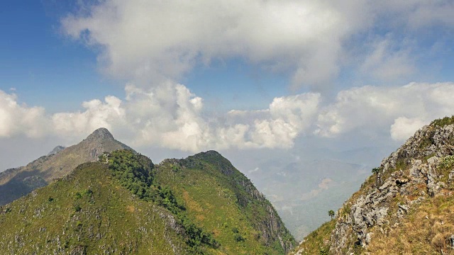 山云动景晨，泰国清迈，4K分辨率视频素材