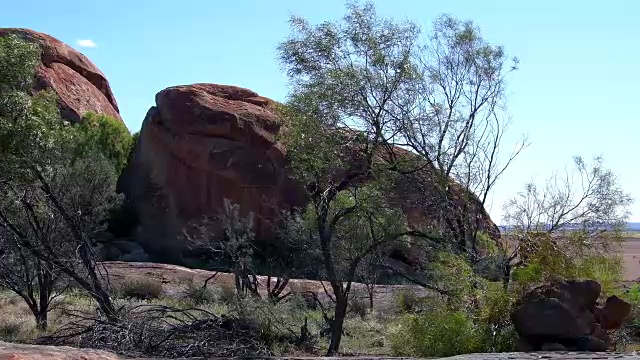 西澳大利亚Wheatbelt地区的鹰石岩层视频下载