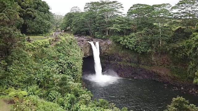 彩虹瀑布夏威夷希洛视频素材