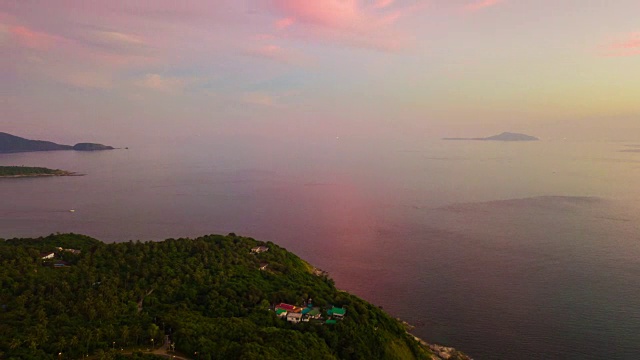 普吉岛粉红色日落天空空中海滩全景4k时间推移泰国视频素材