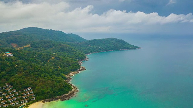 普吉岛晴天著名的海滩海岸线航空全景图4k时间推移泰国视频素材