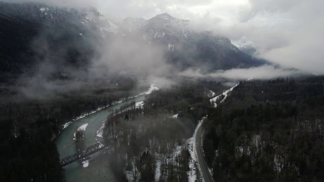 穆迪山谷的太平洋西北公路航拍机视频素材