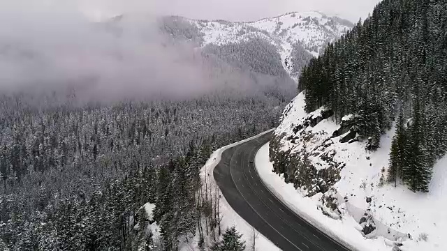 雪山森林冬季公路航拍视频素材