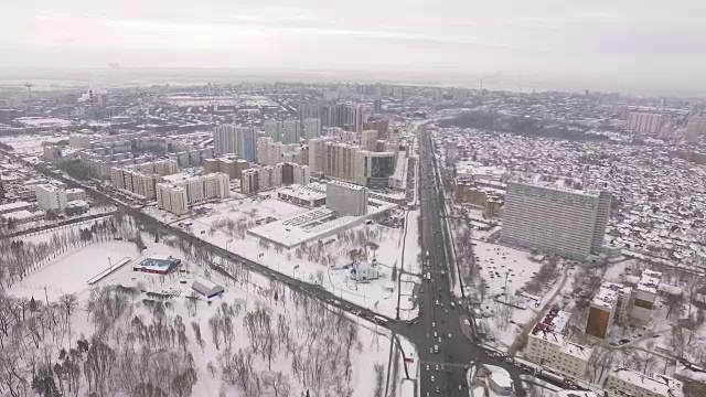 航拍雪城全景，镜头显示电视塔视频素材