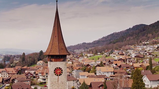 风景如画的瑞士小镇奥伯霍芬am Thunersee，瑞士视频素材