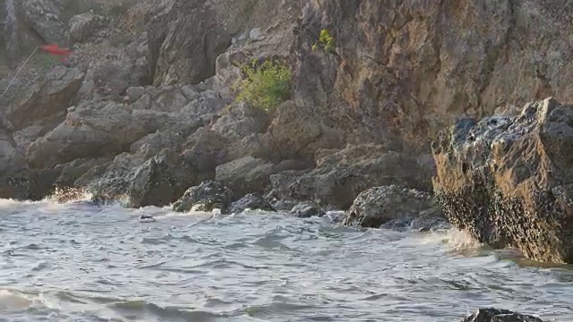 极端波浪破碎海岸视频素材