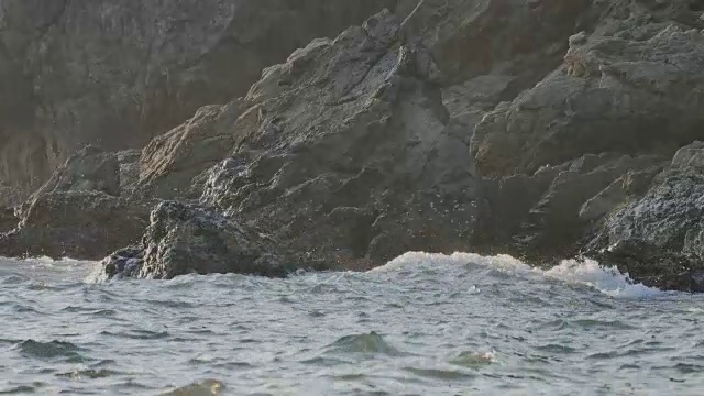 极端波浪破碎海岸视频素材