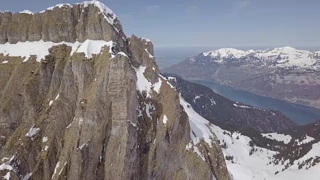 鸟瞰图的Flumserberg滑雪胜地瑞士视频素材