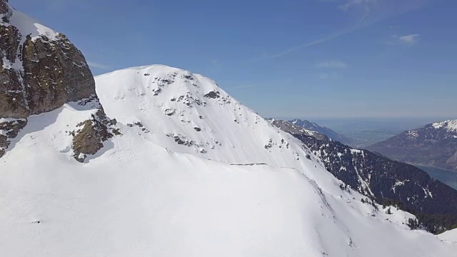 鸟瞰图的Flumserberg滑雪胜地瑞士视频素材