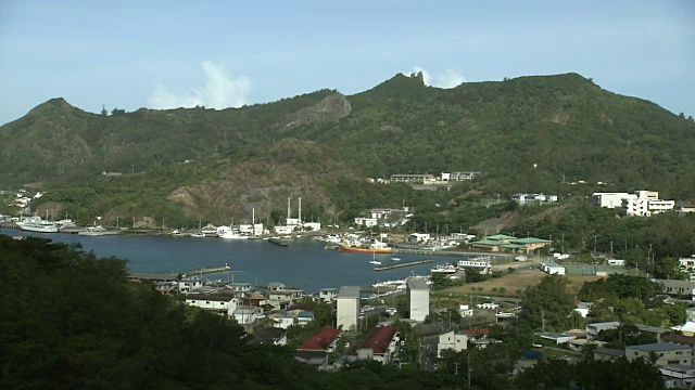 日本小笠原群岛的Chichijima岛视频素材