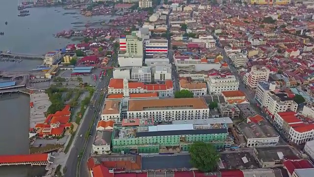 鸟瞰图乔治镇，槟城遗产位于马来西亚半岛西北海岸视频素材