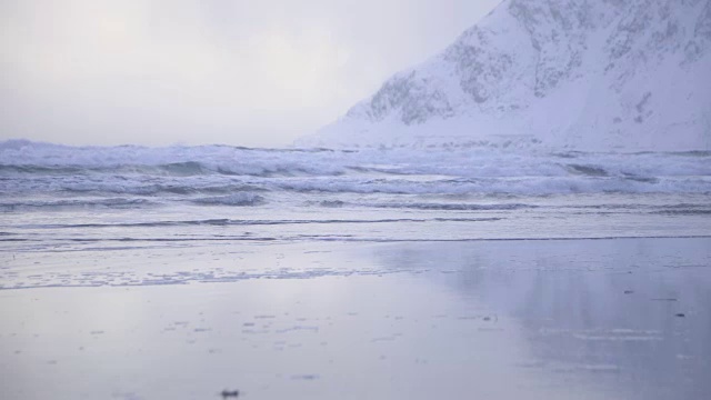 冬季海滩顶空景观视频下载