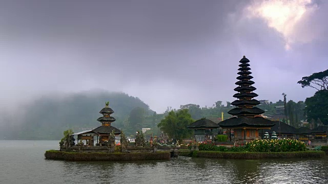 Pura Ulun Danu Bratan Temple。主要湿婆水庙在巴厘岛，印度尼西亚视频素材