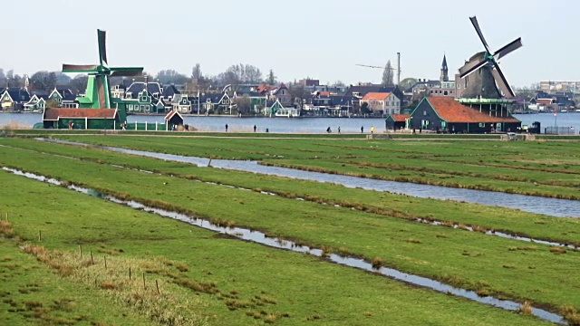 Zaanse Schans的风车视频素材