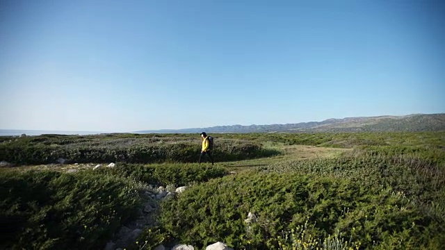 探索荒野。山的风景。鸟瞰图视频素材