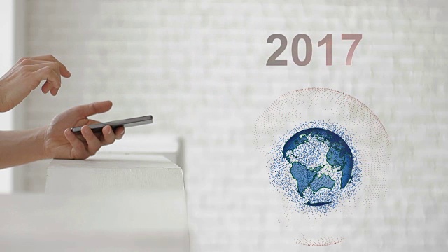 手发射地球全息图和2017文字视频素材