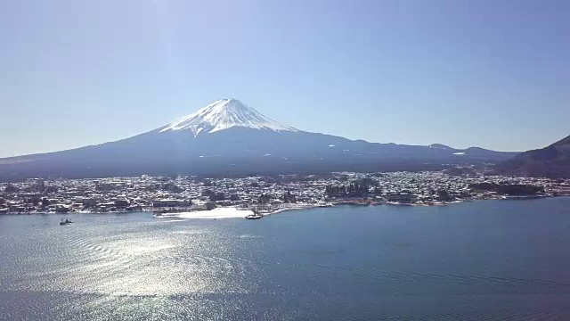 富士火山位于日本美丽的冬季视频素材