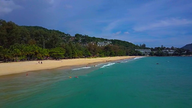 热带海滩上空飞行视频素材