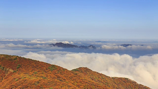 第二Yeonhwabong(山的山峰)和秋天的颜色Sobaksan山(国家公园)，丹阳枪，忠清北道视频素材