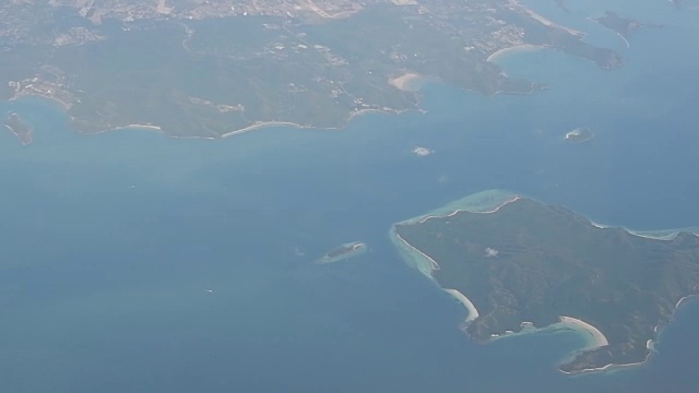 鸟瞰图的岛屿和大海，泰国视频素材