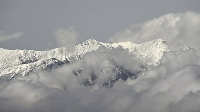 中国西宁的《云动雪山》视频素材