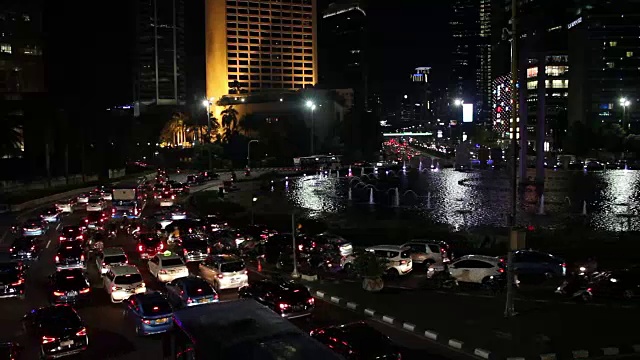 雅加达夜间交通状况视频素材