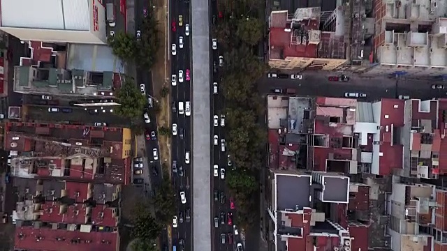 墨西哥城高速公路上的空中交通视频素材