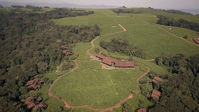 Nyungwe House位于Nyungwe国家公园边上的丰富的茶园之中视频下载