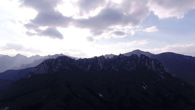 蔚山岩(著名景点)在雪山国家公园，束草，江原道视频素材