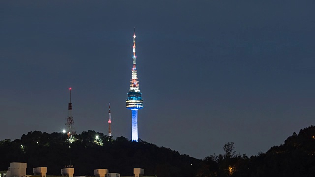 汉城著名旅游景点首尔塔夜景视频素材