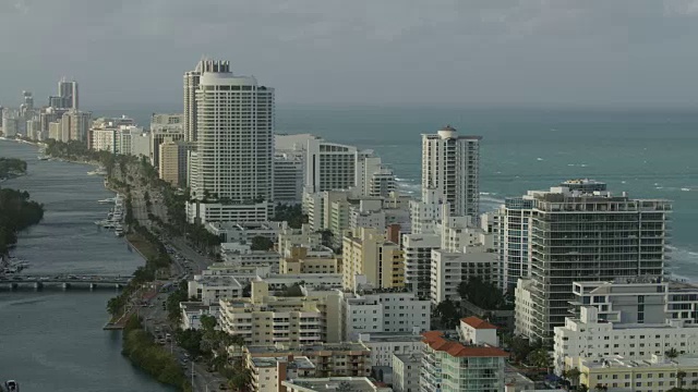 迈阿密海滩中部高层建筑的全貌视频素材