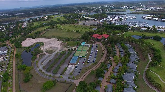 高尔夫球场和住宅地产视频素材