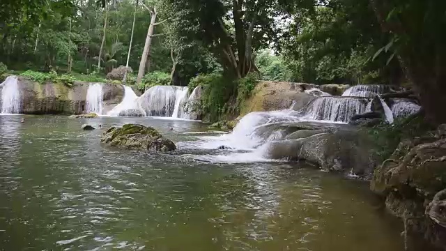 瀑布雨季视频素材