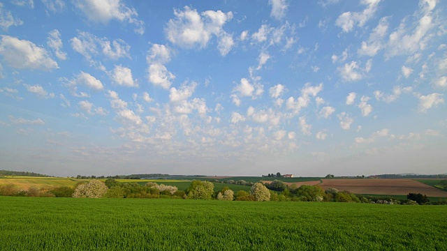 Schmachtenberg, Miltenberg, Spessart, Franconia, Bavaria，德国，早晨的云彩景观视频素材