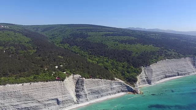 黑海狂野海岸，陡峭的河岸，俄罗斯，鸟瞰图视频素材