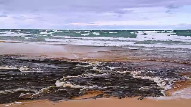 飓风河和苏必利尔河湖视频素材