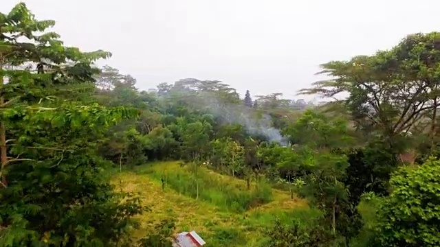 巴厘岛上的白沙基寺的航拍和无人机录像视频素材