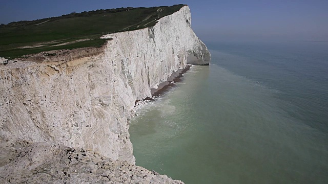 美丽的英国海岸白垩悬崖东苏塞克斯英国附近的希福视频素材