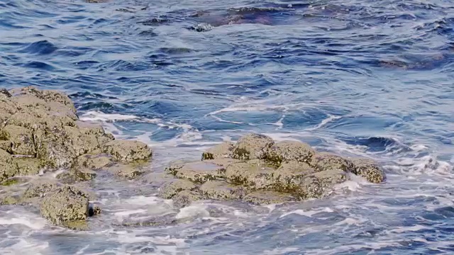 意大利沿海地区的蓝色海水视频素材