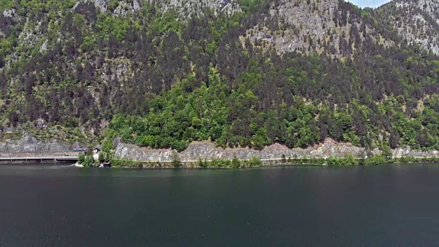 这是奥普山的闻湖湖视频素材