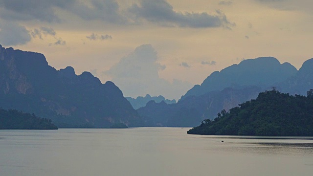 泰国周澜湖的日落，时光流逝视频素材