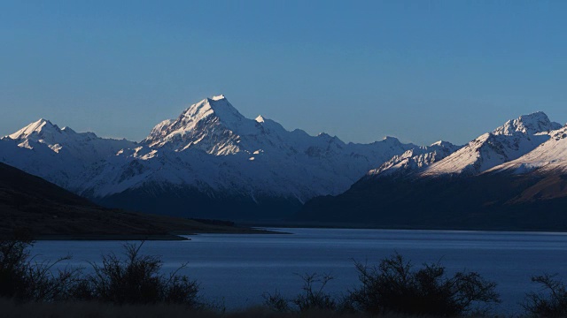 库克山和普卡基湖日落时间视频素材