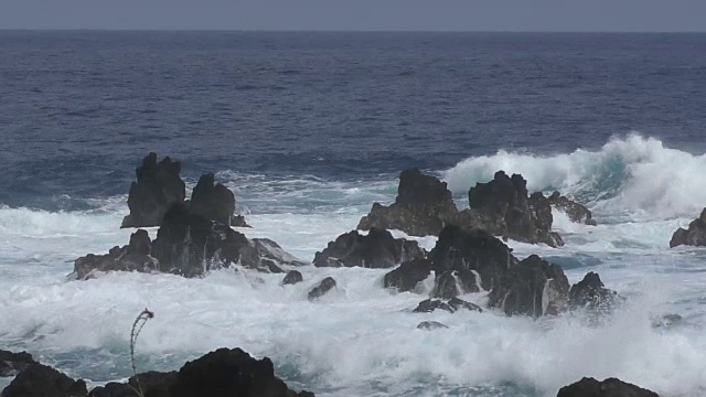 夏威夷崎岖的海岸线视频素材